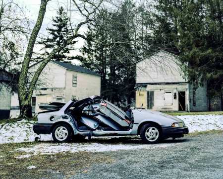 Abandoned Car -
Xiangyun Chen